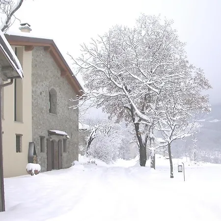 מלון דירות Borgo Pianello Country Resort 4*