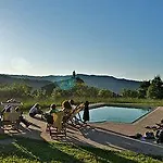 Borgo Pianello Country Resort מלון דירות ליצאנו אין בלוודרה