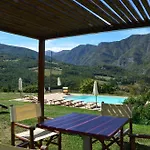 Borgo Pianello Country Resort Apartmanhotel 4*