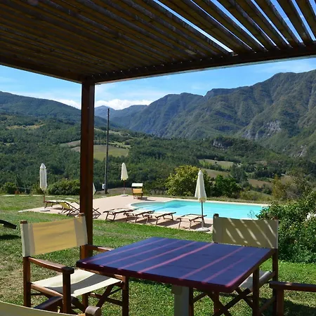 Borgo Pianello And Winery Aparthotel 4*
