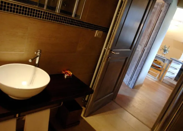 Aparthotel Borgo Pianello Country Resort Lizzano In Belvedere